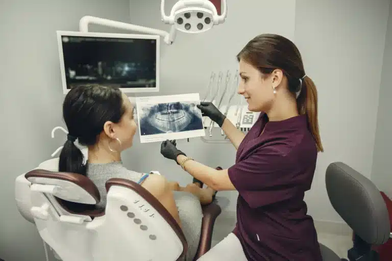 Cat costa o radiografie dentară panoramica?