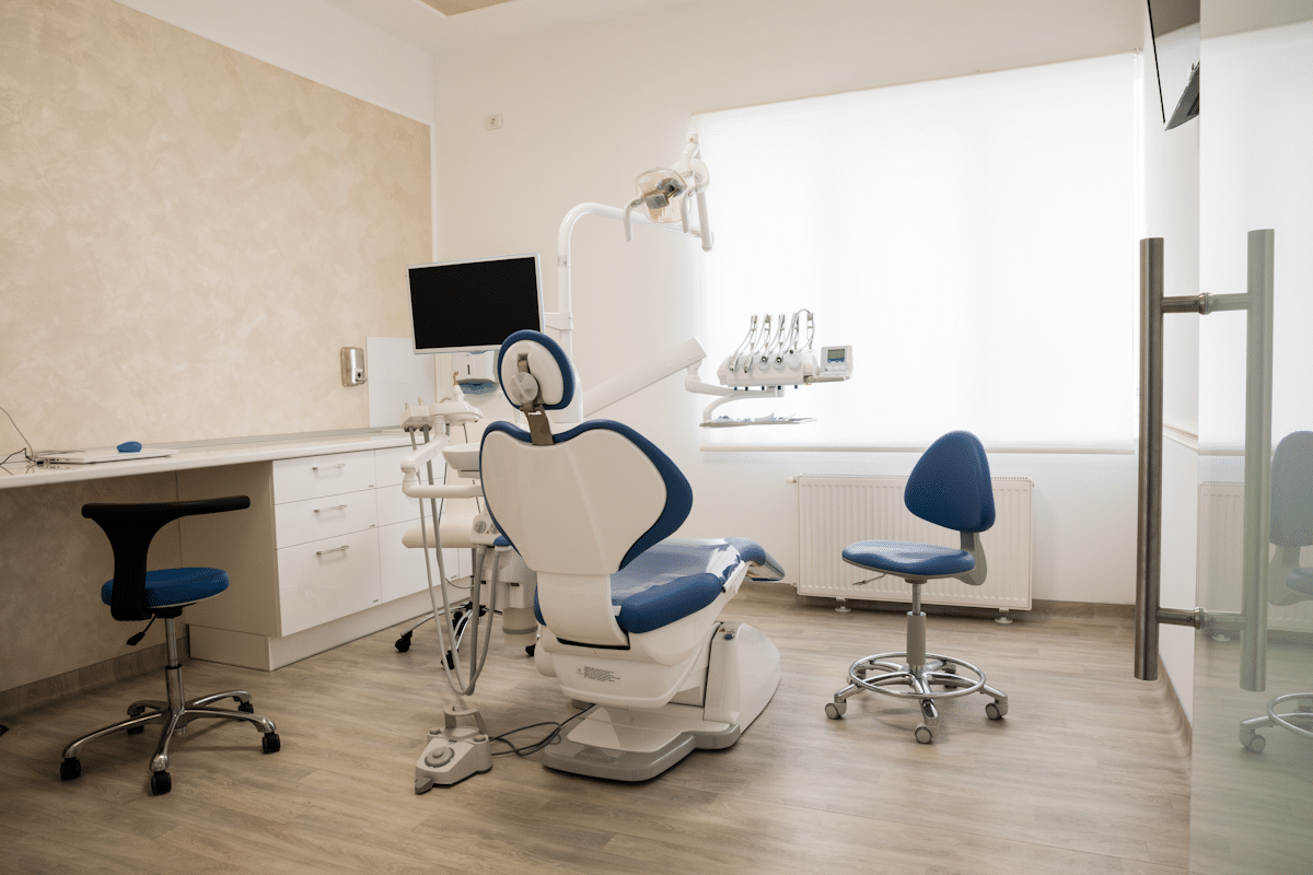 Dental practice, at Dental Elite Mihai Viteazul dental clinic, Braşov