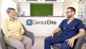 Pacienta Dental Elite, doamna Neagu, dupa interventia dinti ficsi in 24 de ore, isi spune parerea alaturi de medicul Alexandru Ciucu