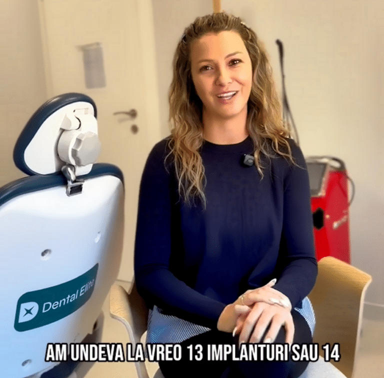 Pacienta Dental Elite, în cabinet, povestind despre implanturile care i-au fost pus in cadrul tratamentului
