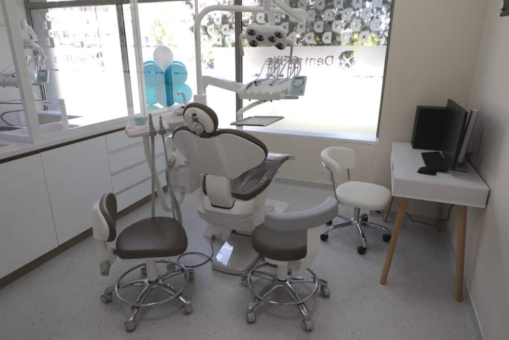 Cabinet dentar modern in Clinica stomatologica Dental Elite Buzau