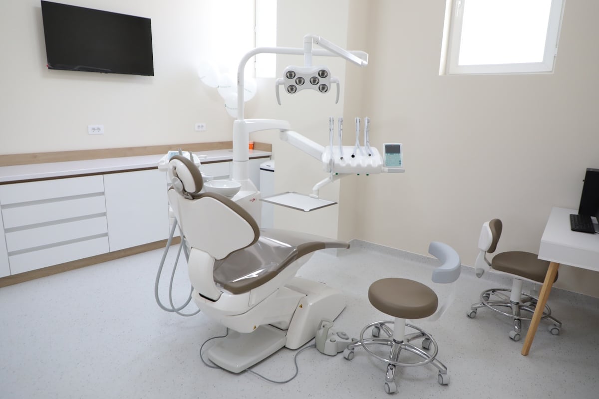 Bright dental surgery at Dental Elite Buzau Dental Clinic