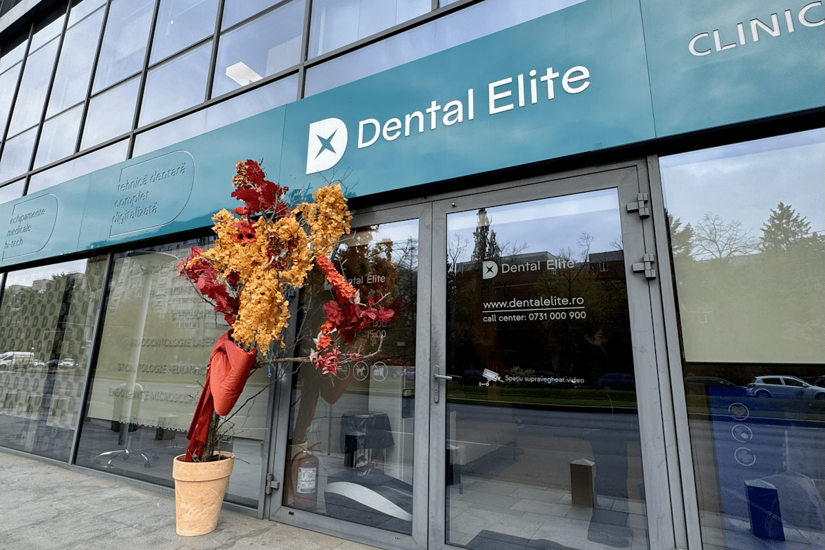 Intrare Dental Elite AFI Cotroceni, logo verde nou