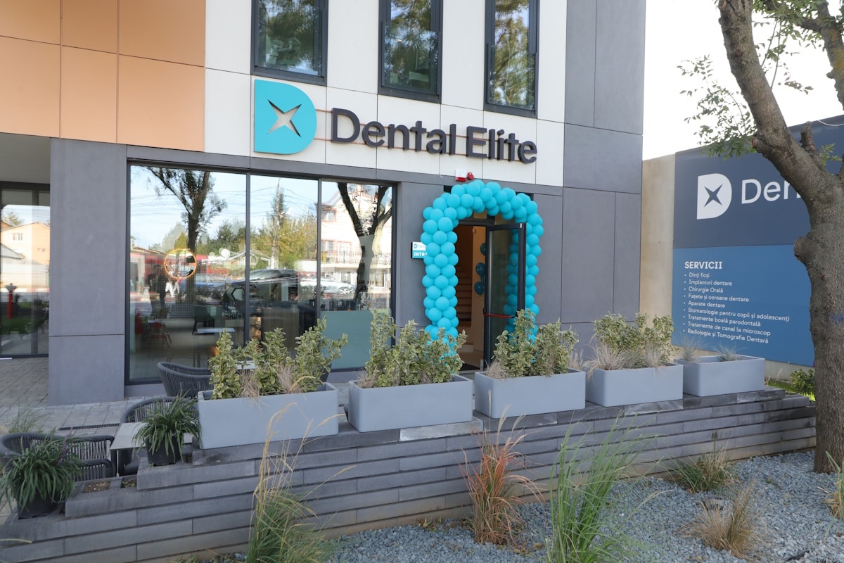 Intrare clinica Dental Elite Voluntari